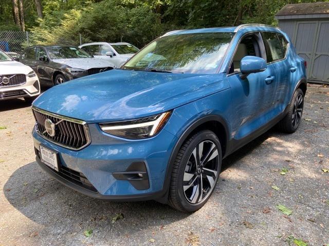 new 2025 Volvo XC40 car, priced at $51,550