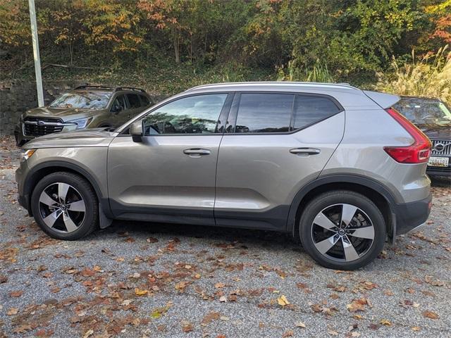 used 2022 Volvo XC40 car, priced at $27,212