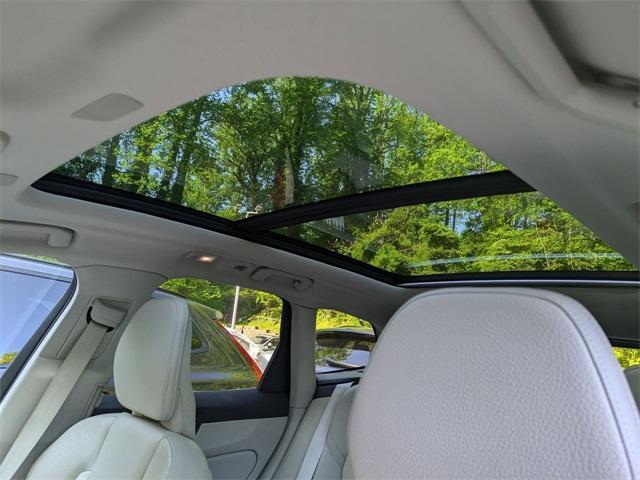 used 2022 Volvo XC60 car, priced at $37,014