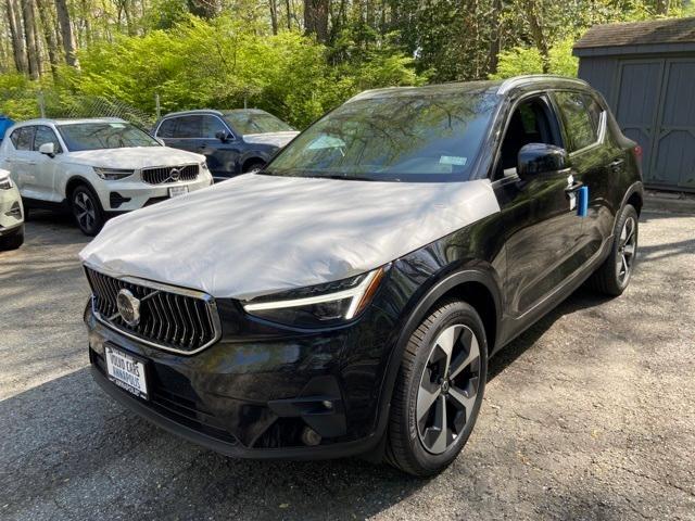 new 2025 Volvo XC40 car, priced at $48,115