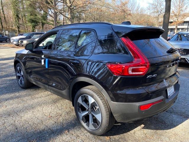 new 2024 Volvo XC40 car, priced at $47,895