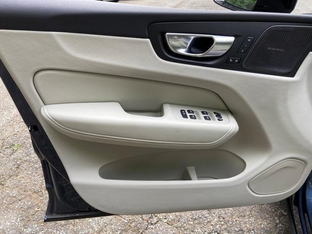 new 2025 Volvo XC60 car, priced at $61,260