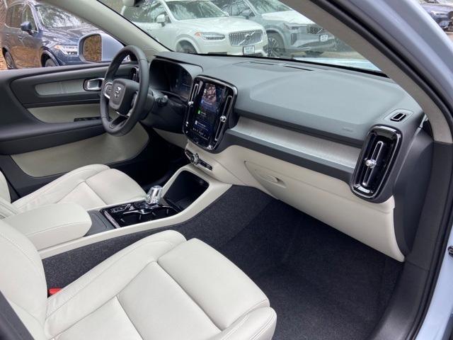 new 2025 Volvo XC40 car, priced at $48,315