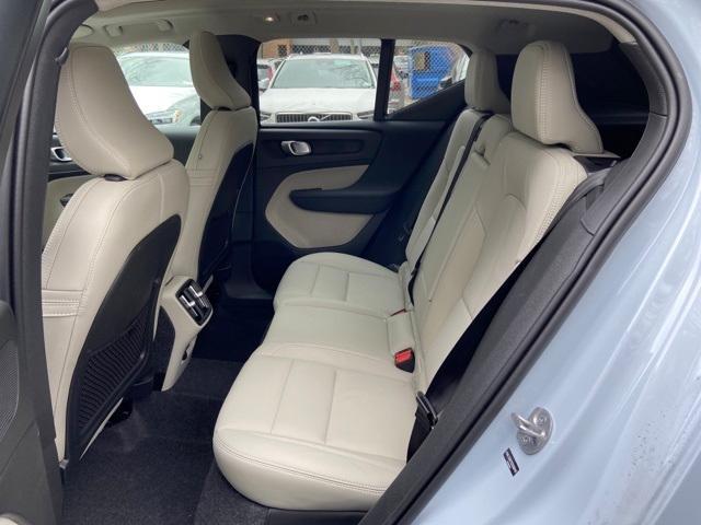 new 2025 Volvo XC40 car, priced at $48,315