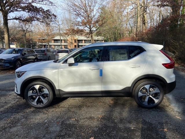 new 2025 Volvo XC40 car, priced at $46,015