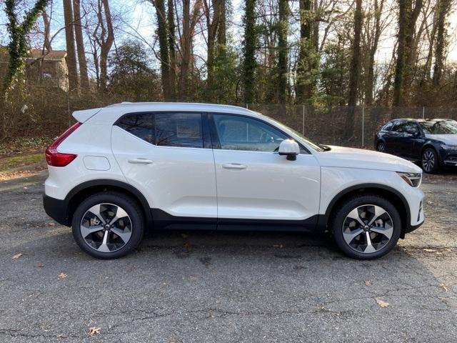 new 2025 Volvo XC40 car, priced at $46,015