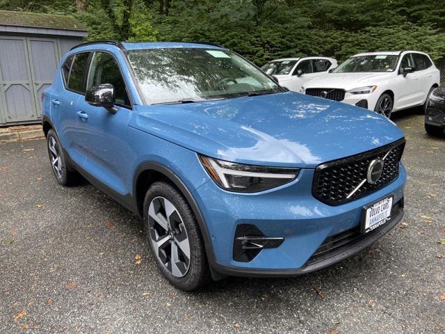 new 2025 Volvo XC40 car, priced at $48,315