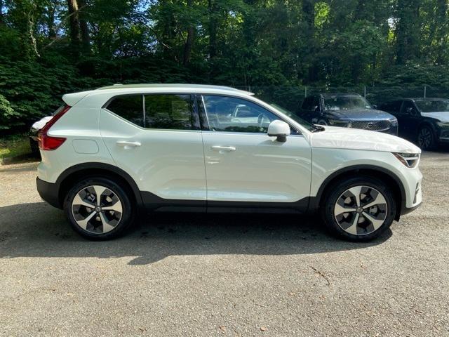 new 2025 Volvo XC40 car, priced at $45,485