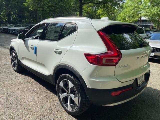 new 2025 Volvo XC40 car, priced at $45,485