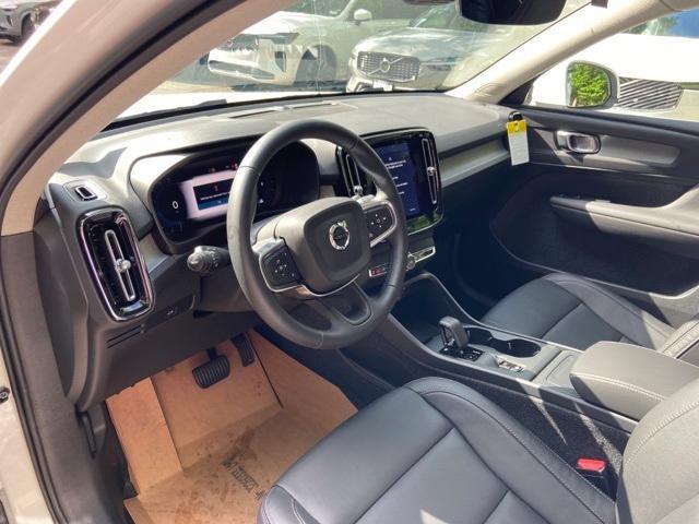 new 2025 Volvo XC40 car, priced at $45,485