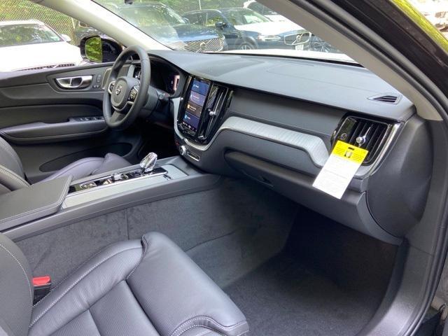 new 2025 Volvo XC60 car