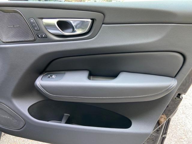 new 2025 Volvo XC60 car