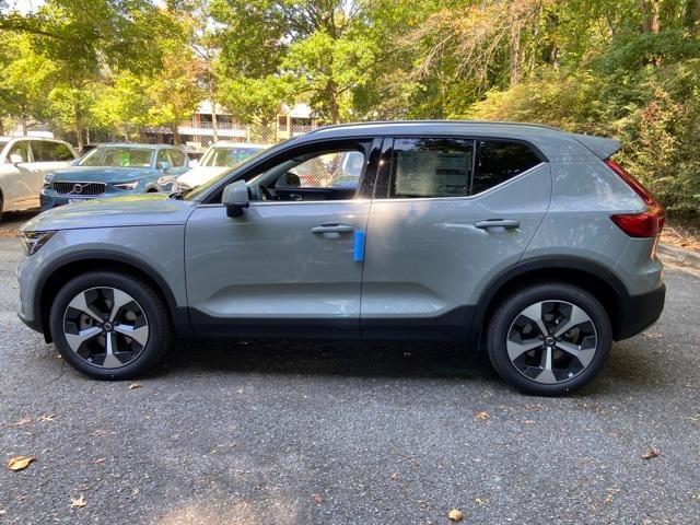 new 2025 Volvo XC40 car, priced at $50,110