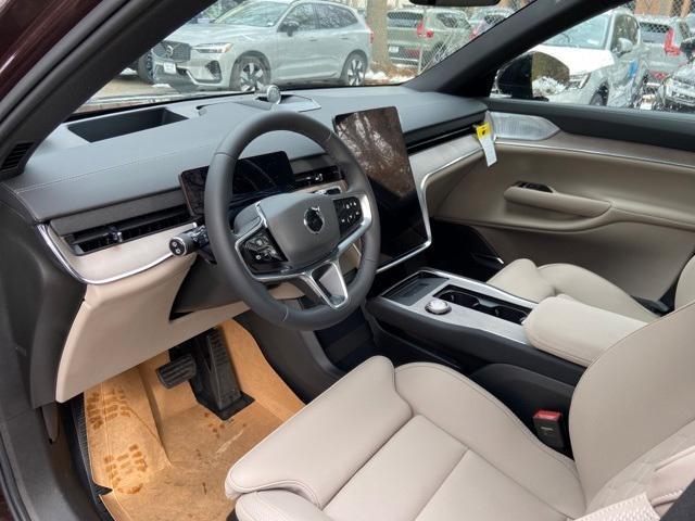 new 2025 Volvo EX90 car, priced at $95,140