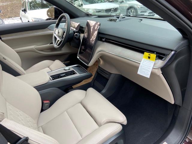 new 2025 Volvo EX90 car, priced at $95,140