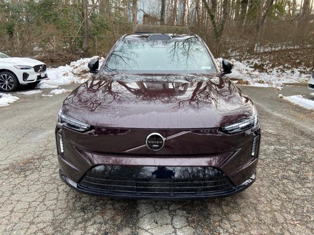 new 2025 Volvo EX90 car, priced at $95,140