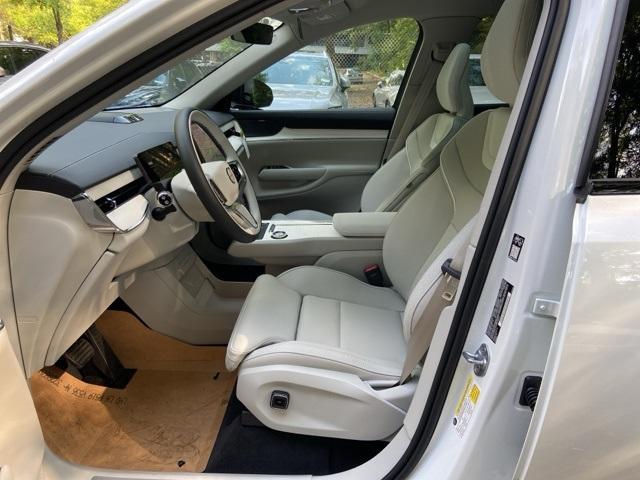 new 2025 Volvo EX90 car, priced at $88,175