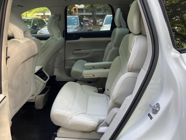 new 2025 Volvo EX90 car, priced at $88,175