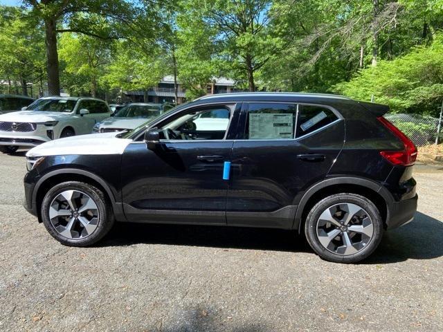 new 2025 Volvo XC40 car, priced at $46,035