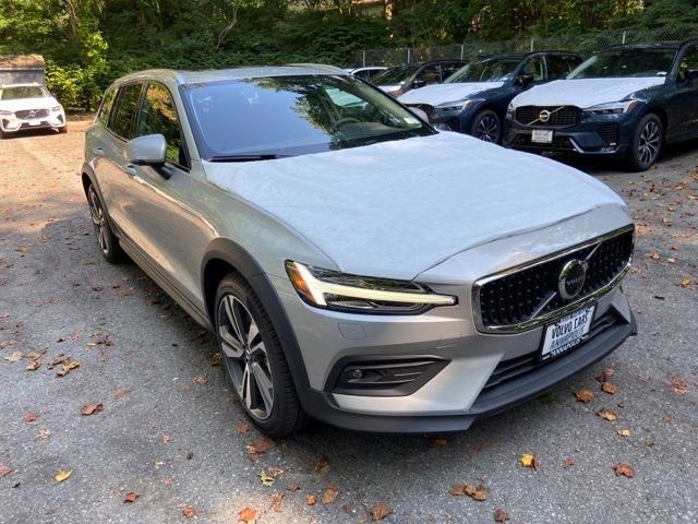 new 2024 Volvo V60 Cross Country car, priced at $53,355