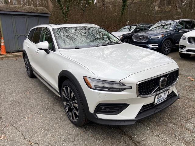 new 2025 Volvo V60 Cross Country car, priced at $58,525