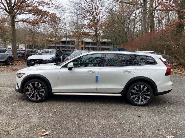 new 2025 Volvo V60 Cross Country car, priced at $58,525