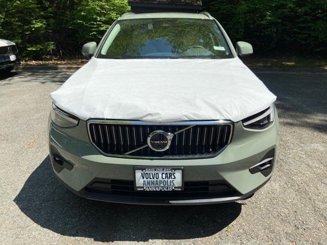 new 2025 Volvo XC40 car, priced at $53,010