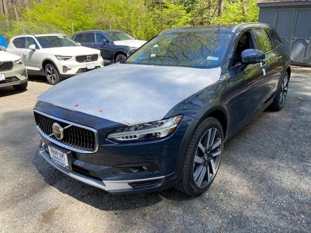new 2025 Volvo V90 Cross Country car, priced at $68,165
