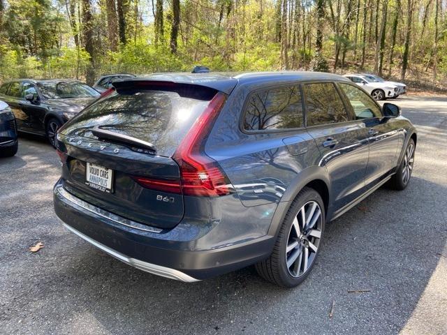 new 2025 Volvo V90 Cross Country car, priced at $68,165