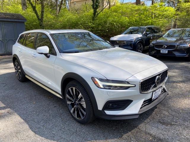 new 2025 Volvo V60 Cross Country car, priced at $58,555