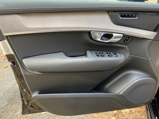 new 2026 Volvo XC90 car, priced at $76,945