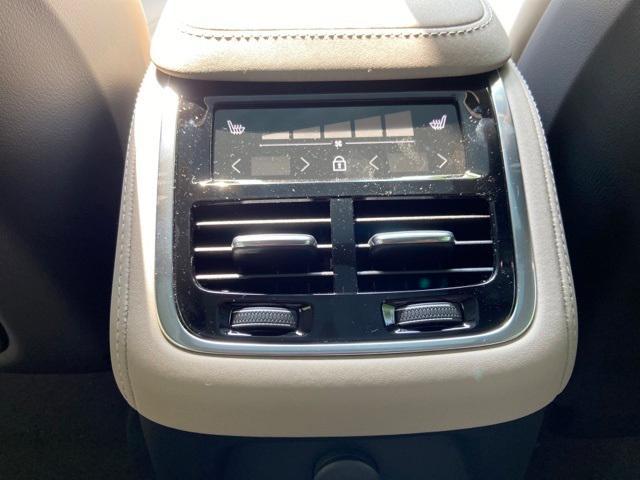 new 2025 Volvo XC90 Plug-In Hybrid car