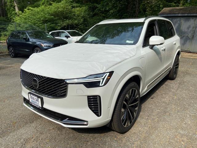 new 2025 Volvo XC90 Plug-In Hybrid car
