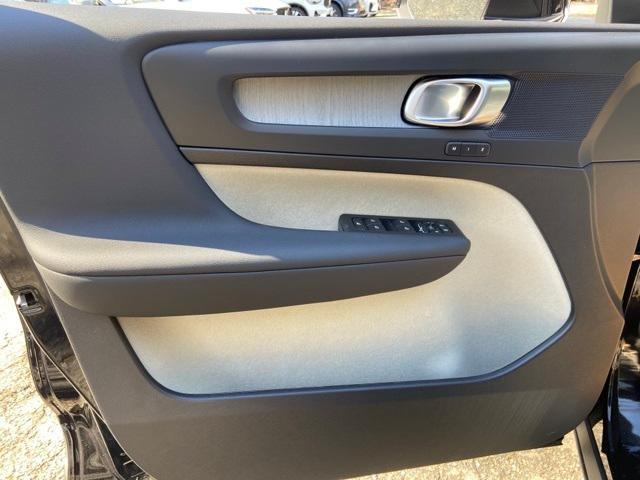 new 2025 Volvo XC40 car, priced at $48,335