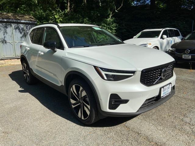 new 2025 Volvo XC40 car, priced at $52,760