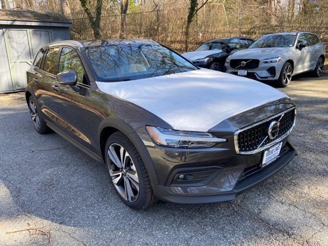 new 2025 Volvo V60 Cross Country car, priced at $53,865