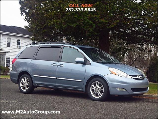 used 2006 Toyota Sienna car, priced at $4,000