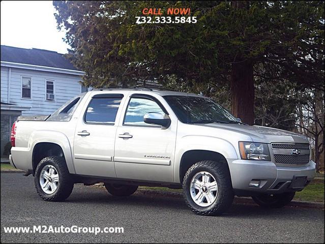 used 2007 Chevrolet Avalanche car, priced at $7,900