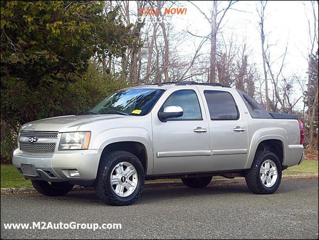 used 2007 Chevrolet Avalanche car, priced at $7,900