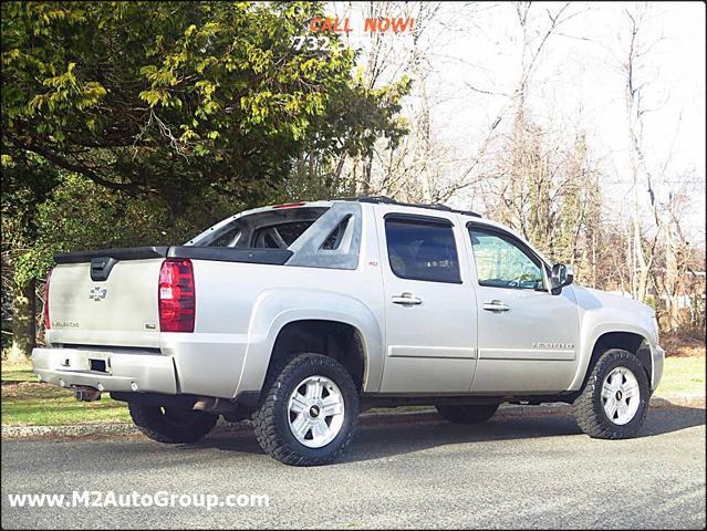 used 2007 Chevrolet Avalanche car, priced at $7,900