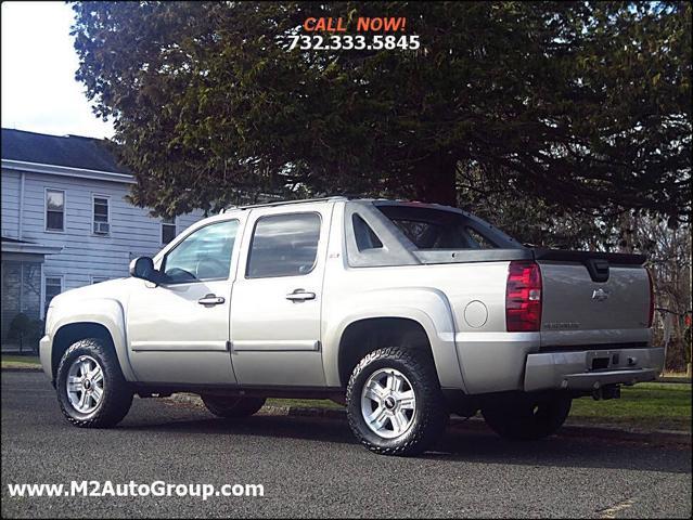 used 2007 Chevrolet Avalanche car, priced at $7,900