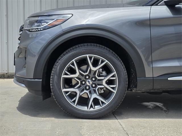 new 2025 Ford Explorer car, priced at $55,536