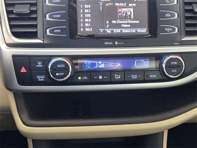 used 2014 Toyota Highlander car, priced at $11,550