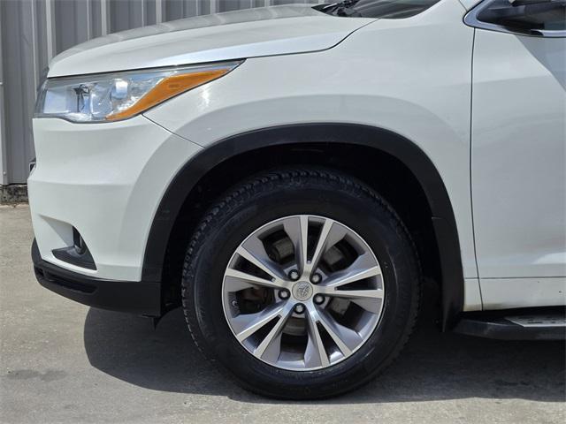 used 2014 Toyota Highlander car, priced at $11,550