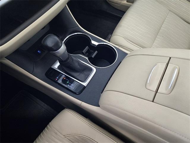 used 2014 Toyota Highlander car, priced at $11,550