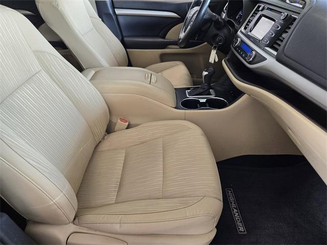 used 2014 Toyota Highlander car, priced at $11,550
