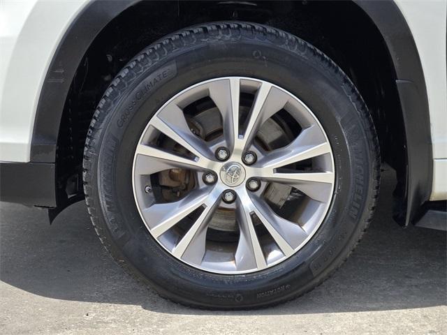 used 2014 Toyota Highlander car, priced at $11,550