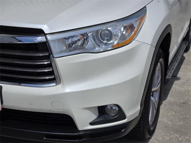 used 2014 Toyota Highlander car, priced at $11,550