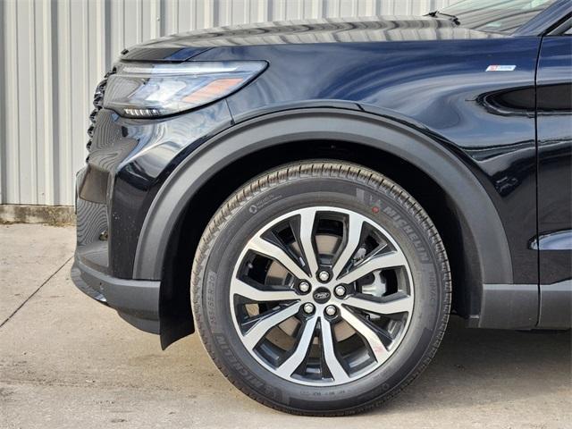 new 2025 Ford Explorer car, priced at $47,550