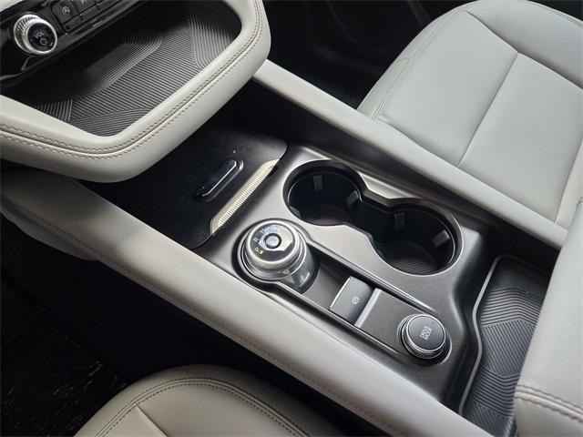 new 2025 Ford Explorer car, priced at $42,092